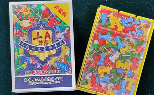 比如扑克批发采购指南与产品质量识别要点解析